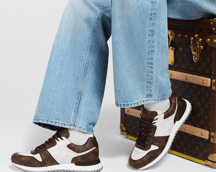 Sneaker Run Away - #2