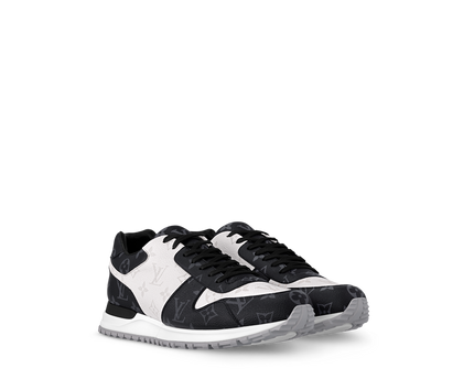 Sneaker Run Away - #1