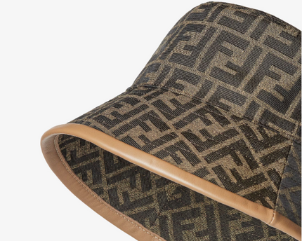 Fendi Chapeau en nylon FF Beige