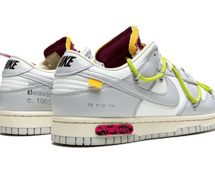 Nike® x Off-White® Dunk Low lot 8
